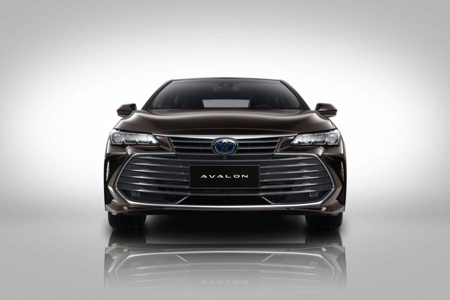 Toyota Avalon Hybrid 2019 года  (CN) (фото 3 из 11)